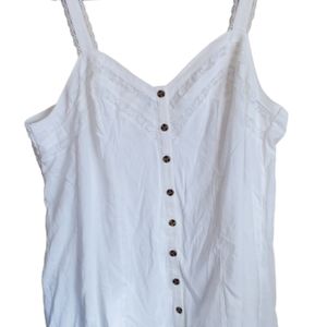 Torrid white camisole size 3 NWOT